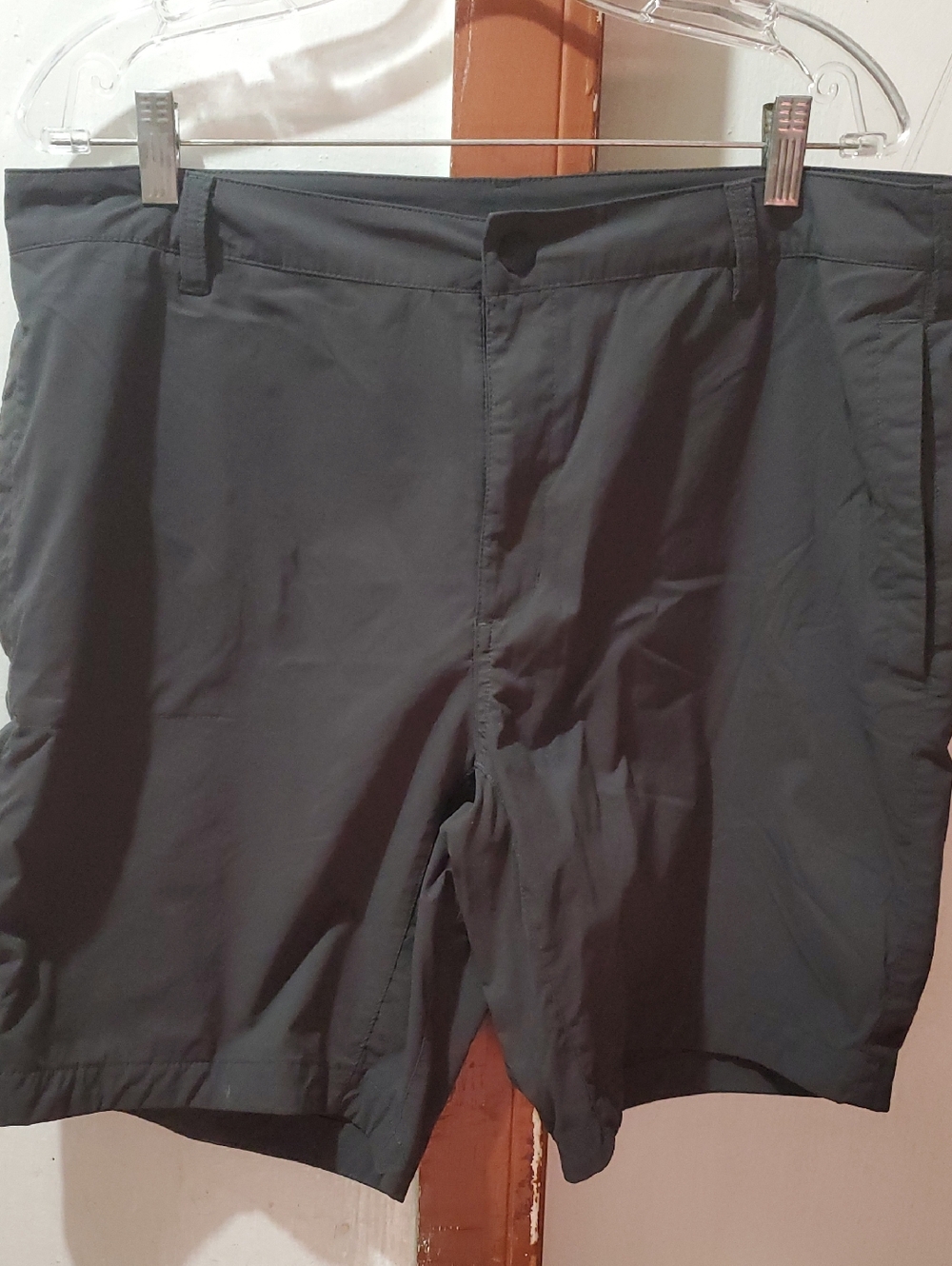 The North Face Men's Black Active Flat-Front Shorts Size 36